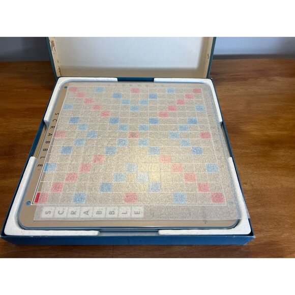 Vintage 1977 SCRABBLE Deluxe Edition Turntable Board Game Selchow & Righter Co - Picture 6 of 9